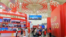 Triển lãm Thành tựu đất nước là sự kiện tâm điểm, thu hút đông đảo người dân và du khách. Ảnh: VGP.