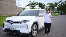 Anh Nguyễn Tuấn An (Cần Thơ) đã lựa chọn xe VinFast vì yên tâm với hạ tầng trạm sạc tiện lợi.