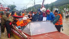 Cộng đồng quốc tế hỗ trợ Việt Nam khắc phục hậu quả thiên tai