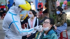 Hiểu đúng về việc 52 nhân viên y tế đã tiêm đủ liều vaccine vẫn nhiễm Covid 