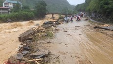 Mưa lũ kéo dài gây thiệt hại nghiêm trọng cả về người và tài sản tại vùng núi phía Bắc