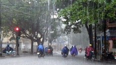 Miền Bắc tiếp tục mưa lớn, cảnh báo xảy ra dông lốc tại Hà Nội
