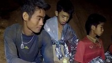 Huấn luyện viên đội bóng sẽ phải ở lại thêm một ngày?