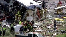 Tai nạn xe buýt nghiêm trọng tại Mỹ khiến nhiều người thương vong