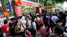 Cổng trường Tiểu học Sơn Đồng trong sáng ngày 5/9. (Ảnh: Dân Việt)