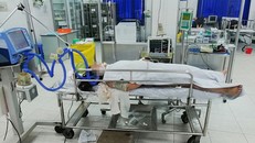 Đang tắm biển, nữ du khách bất ngờ bị sét đánh