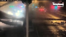 Giây phút xe tải kéo sập giàn giáo khiến hầm Thủ Thiêm tê liệt