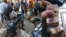 Vây bắt thanh niên xịt hơi cay, cướp gần 500 triệu của ông chủ