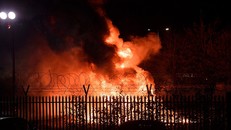 Trực thăng của ông chủ Leicester City rơi, bốc cháy thảm khốc