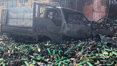 Cháy nhà kho, hàng nghìn chai xịt muỗi bất ngờ phát nổ