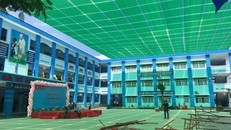 Sập giàn giáo ở trường ngày 20/11, ít nhất 2 học sinh chấn thương sọ não