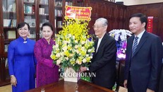 Chủ tịch Quốc hội Nguyễn Thị Kim Ngân chúc mừng các chức sắc và đồng bào Công giáo tại TPHCM nhân dịp Giáng sinh. (Ảnh: Quochoi.vn)