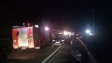 Xe bồn lao xuống vực trên đèo Hải Vân, tài xế tử vong