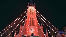 Không khí Giáng sinh tràn ngập đường phố Sài Gòn