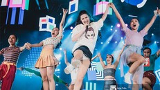 Hàng chục ngàn khán giả mãn nhãn với liveshow 'khủng' của Đông Nhi