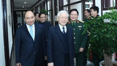 Tổng Bí thư, Chủ tịch nước Nguyễn Phú Trọng; Thủ tướng Chính phủ Nguyễn Xuân Phúc cùng các đại biểu dự hội nghị. Ảnh VGP