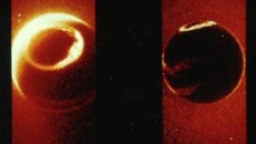 Vòng tròn sáng là phần khí quyển bị thoát ra ngoài vũ trụ. (Ảnh: NASA) 