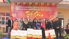 Trao hơn 40 suất quà cho các cô giáo có hoàn cảnh khó khăn đang công tác trên địa bàn huyện Đầm Hà, tỉnh Quảng Ninh.