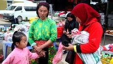 Độc đáo chợ phiên Đồng Văn ngày cuối tuần