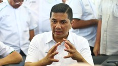 Bộ trưởng Kinh tế Malaysia Mohamed Azmin Ali. Ảnh: malaymail.com