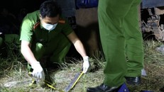 Công an khám nghiệm hiện trường.