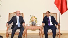 Thủ tướng tiếp Trưởng Đại diện thường trú của Văn phòng Quỹ Tiền tệ Quốc tế (IMF) tại Việt Nam. Ảnh: VGP/Nhật Bắc