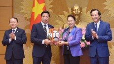 Chủ tịch Quốc hội biểu dương Văn Phú – Invest vì những đóng góp cho cộng đồng