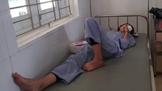 Nữ sinh bị rách giác mạc rộng, ảnh hưởng lớn tới thị lực.