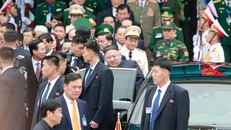 Chủ tịch Triều Tiên Kim Jong-un rời ga Đồng Đăng về Hà Nội