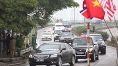 Toàn cảnh đoàn xe của Chủ tịch Triều Tiên Kim Jong-un tới Hà Nội