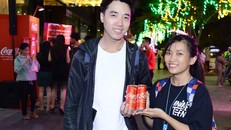 Phiên bản lon Coca-Cola song ngữ lần đầu tiên có mặt tại Việt Nam
