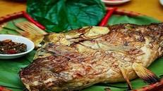 Pa pỉnh tộp là món ăn ngày Tết của dân tộc nào?