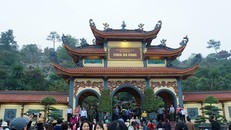 Chùa Ba Vàng. (Ảnh: Quang Vinh)