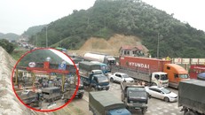 Dân 'vây' trạm thu phí BOT Hòa Lạc, ùn tắc kéo dài cả km