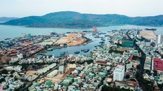 Cận cảnh cảng Quy Nhơn bị bán cổ phần với giá 'rẻ như cho'