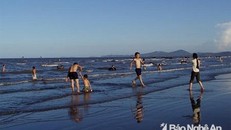 Bãi tắm Diễn Thành, Diễn Châu nơi xảy ra vụ việc. Ảnh: DN