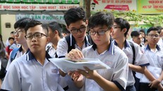 Thí sinh dự thi lớp 10 tại TP.HCM - Ảnh: Như Hùng