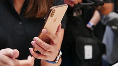 iPhone 2020 sẽ có màn hình lớn đến 6,7 inch. - Ảnh: AFP