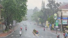 Hà Nội nhiều mây, có mưa rào và rải rác có dông. 