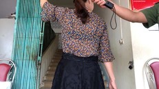 Kiểm tra an ninh khi vào khu vực chấm thi THPT quốc gia ở Sơn La. Ảnh: H.N. 