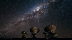 Tìm ra thế giới vĩ đại của những thiên hà 'bóng ma'