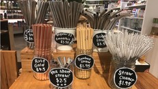 Doanh nghiệp bán lẻ chống rác thải nhựa: Nhìn từ thế giới đến Việt Nam