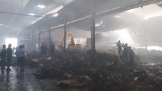 Nơi xảy ra vụ cháy là nhà xưởng rộng khoảng 3.000 m2. Ảnh: Zing.vn