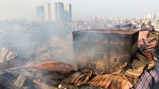 Còn lại gì sau vụ cháy Công ty bóng đèn phích nước Rạng Đông?