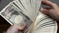 Đồng yen của Nhật Bản tại một ngân hàng ở Tokyo. (Ảnh: AFP/TTXVN)