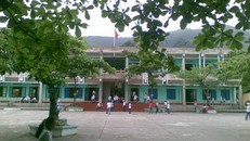 Trường Tiểu học Cẩm Thạch nơi xảy ra vụ việc. - Ảnh: Tiền Phong