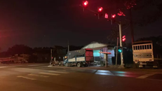 Khu vực đèn đỏ xảy ra vụ 3 đối tượng thoát khỏi "xe tù". - Ảnh: Người Lao Động