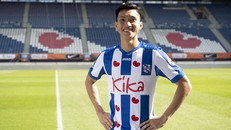 Văn Hậu vẫn chờ đợi được thi đấu ở đội 1 Heerenveen. 