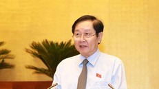 Bộ trưởng Bộ Nội vụ Lê Vĩnh Tân trả lời chất vấn.
