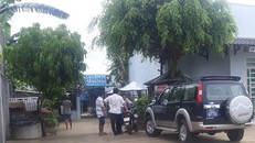 Cơ quan chức năng thu thập chứng cứ tại hiện trường vụ cướp.